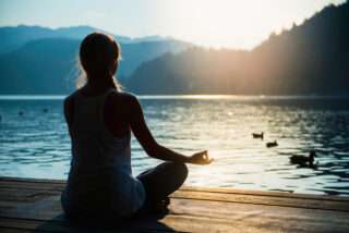 mindfulness and meditation working together with neurofeedback for headache relief